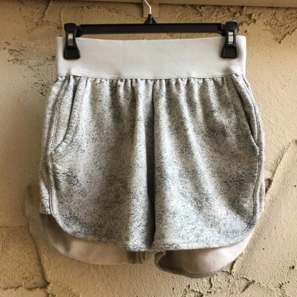 Gymshark Chalk Hoodie Short Light Grey Print Size S